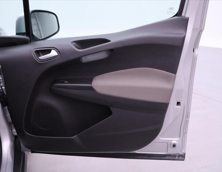 Ford Tourneo Courier 12