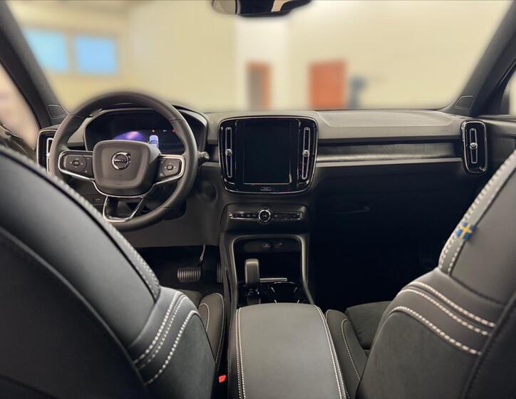 Volvo XC40 10