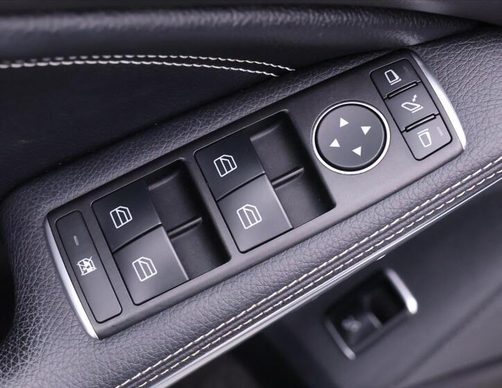 Mercedes-Benz GLA 17