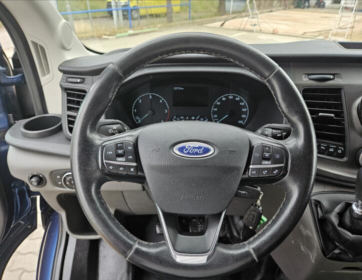 Ford Transit 12
