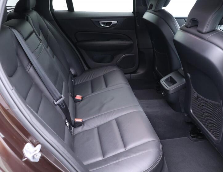Volvo V60 15