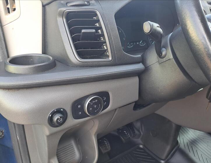 Ford Transit 8