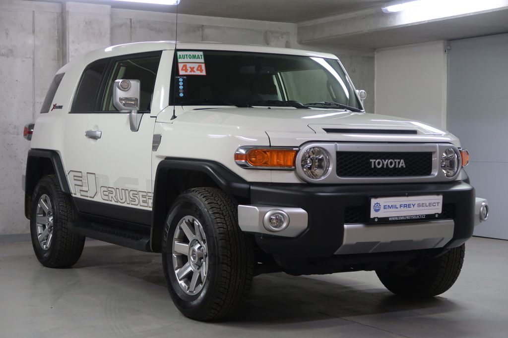 Toyota FJ