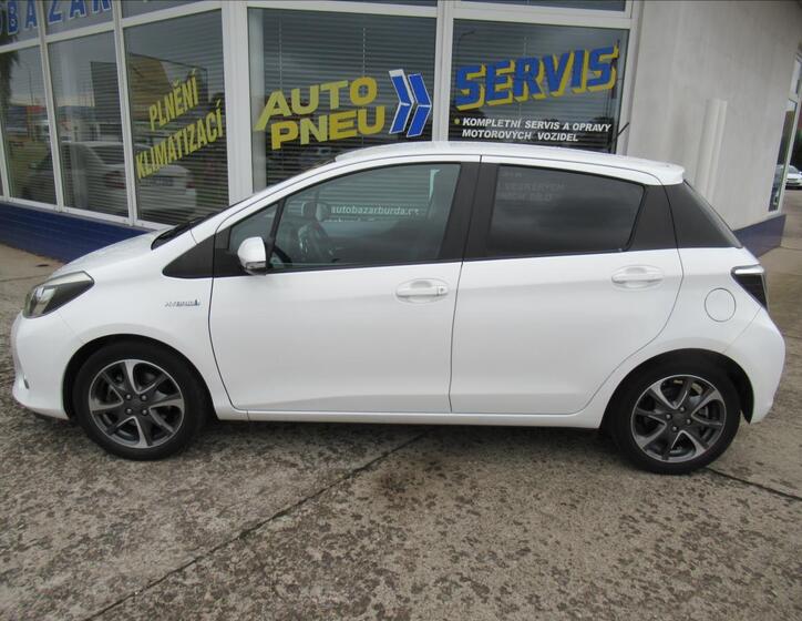 Toyota Yaris 8