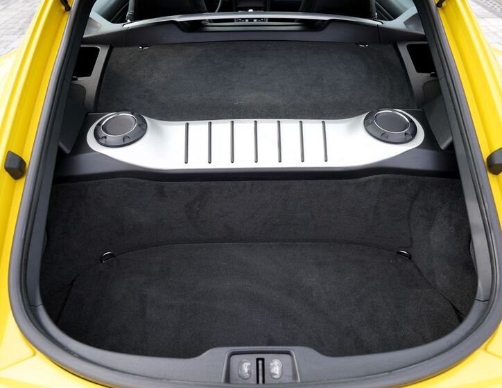 Porsche Cayman 11