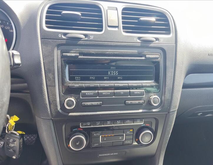 Volkswagen Golf 10