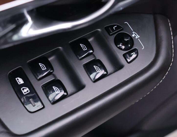 Volvo XC90 20