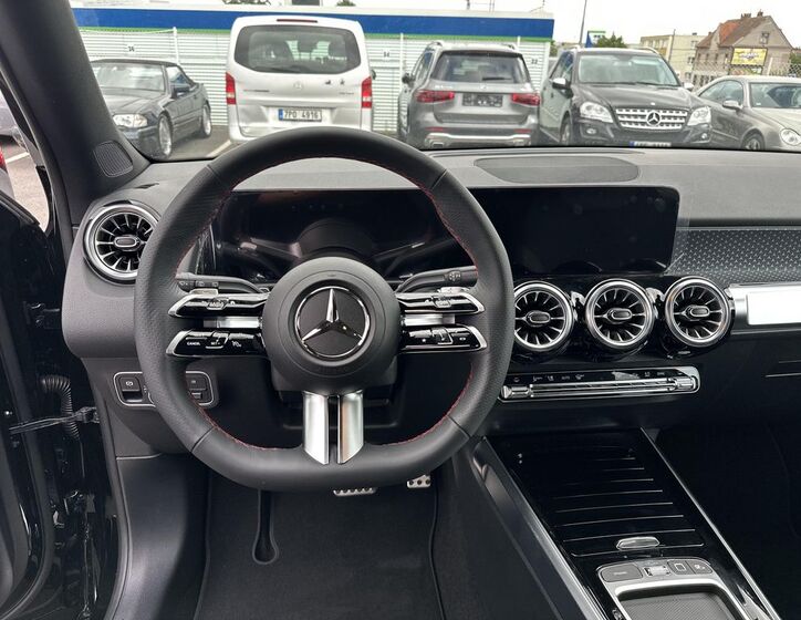 Mercedes-Benz GLB 11