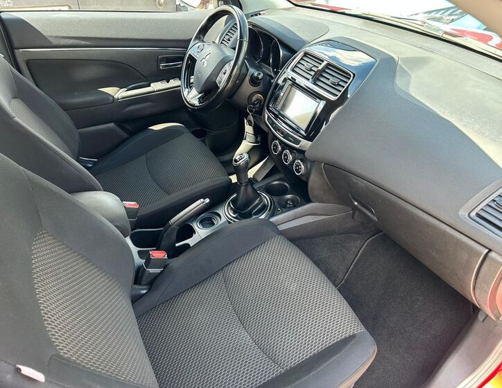 Mitsubishi ASX 8