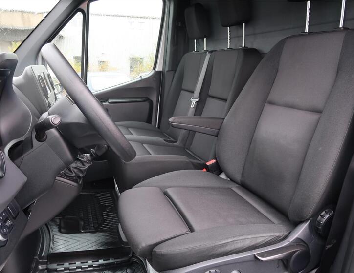 Mercedes-Benz Sprinter 10