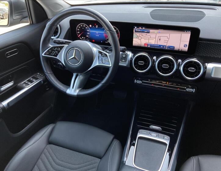 Mercedes-Benz GLB 13