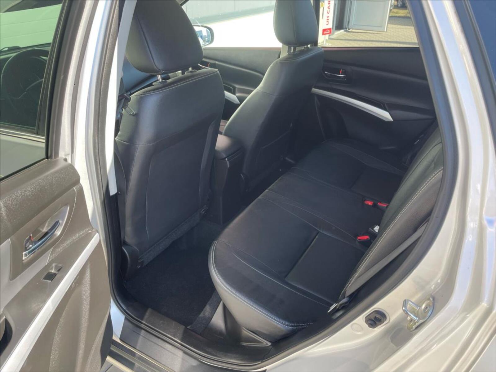 Suzuki SX4 S-Cross 9