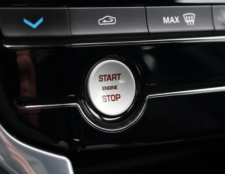 Jaguar XE 30