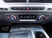 Audi SQ7 32