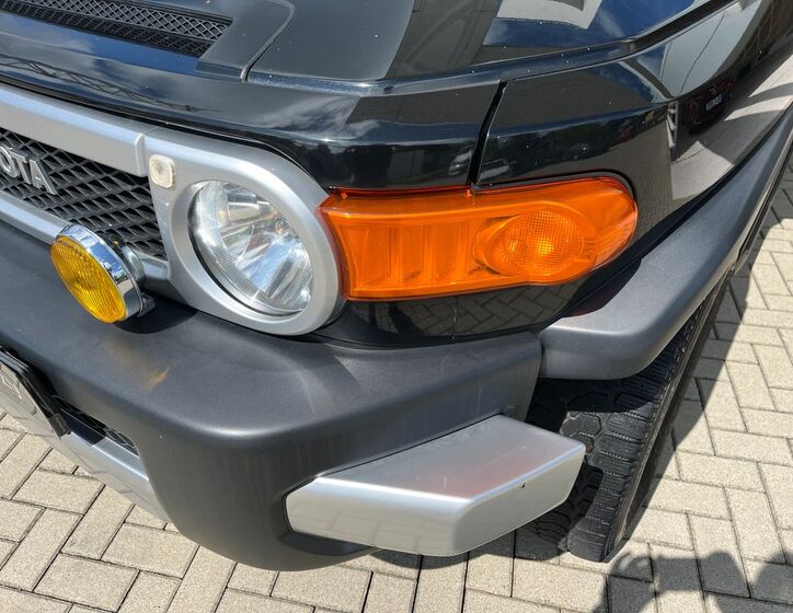 Toyota FJ 10