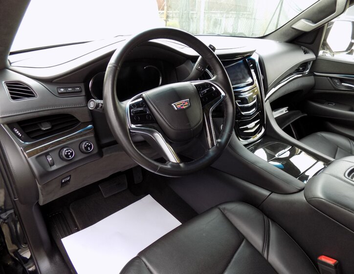 Cadillac Escalade 13