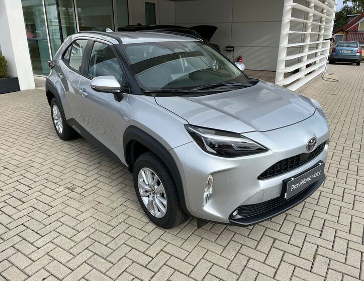 Toyota Yaris Cross 8
