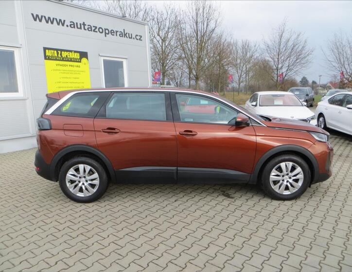 Peugeot 5008 9