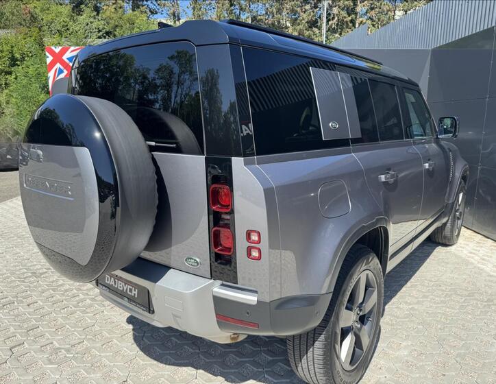 Land Rover Defender 10