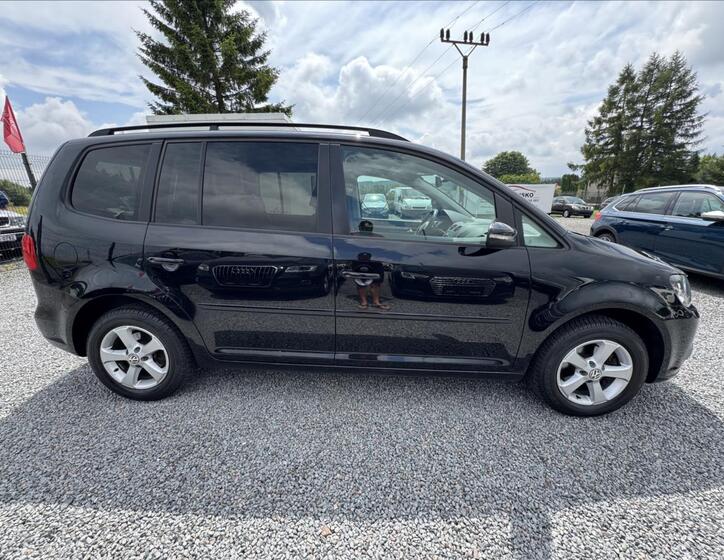 Volkswagen Touran 8