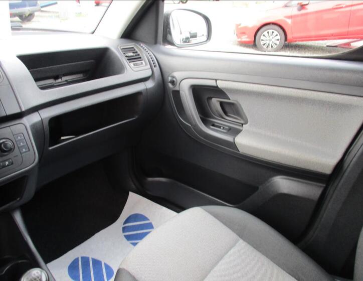 Škoda Roomster 24