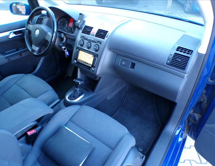 Volkswagen Touran 27