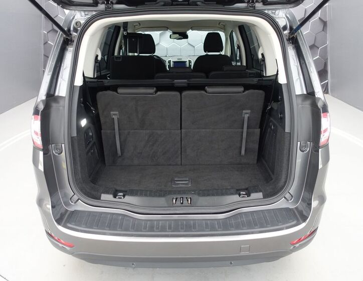 Ford Galaxy 28
