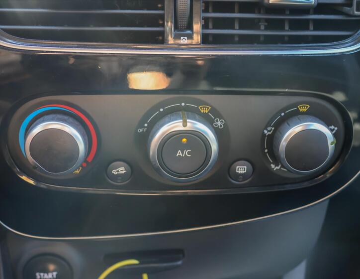 Renault Clio 24