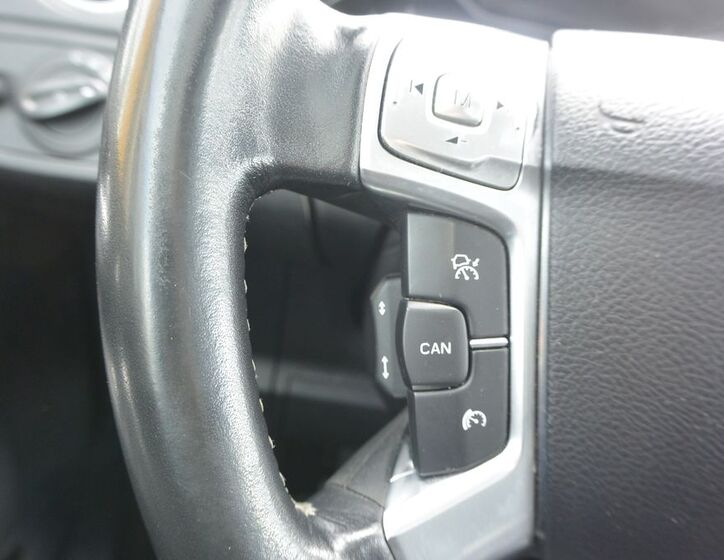 Ford Galaxy 18