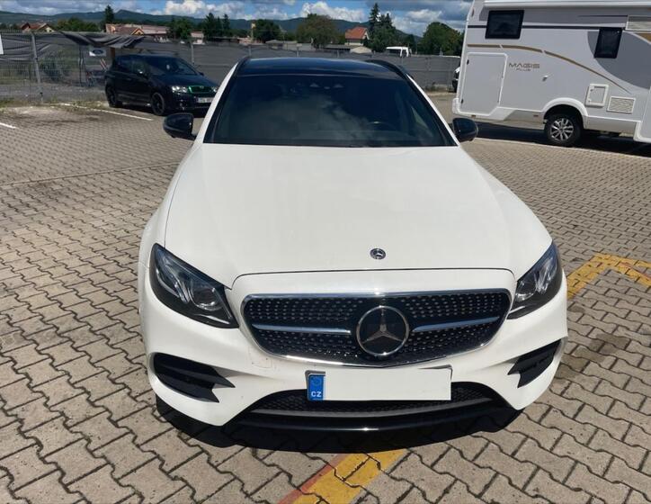 Mercedes-Benz Třídy E 2
