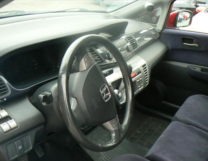 Honda FR-V 9