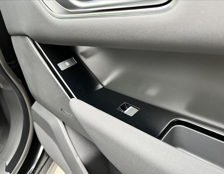 Land Rover Range Rover Velar 36