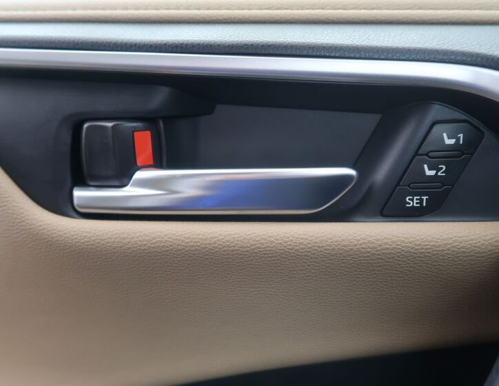 Toyota RAV4 25