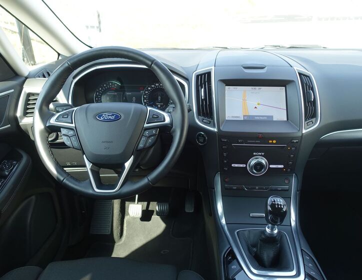 Ford S-MAX 8