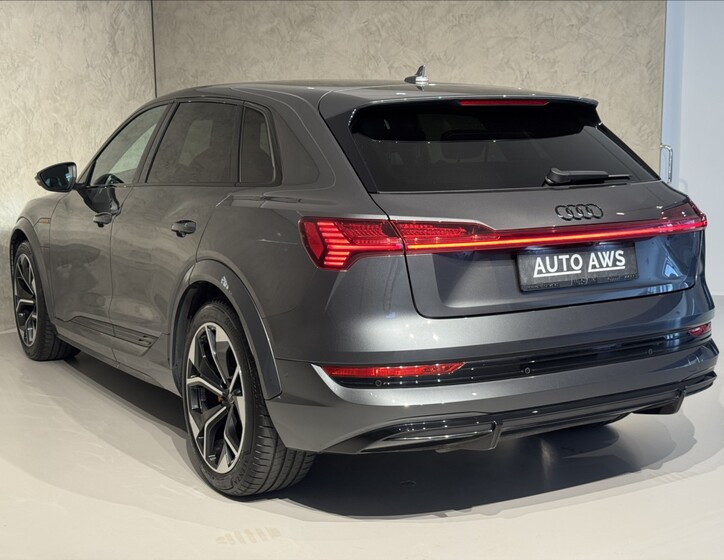 Audi e-tron 10