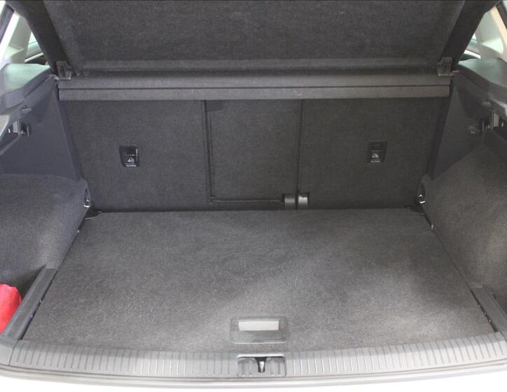 Volkswagen Tiguan 8