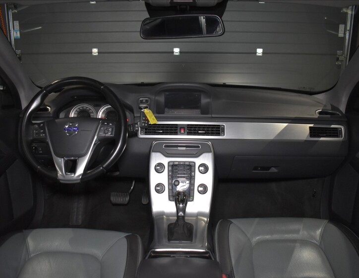 Volvo V70 13