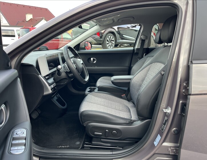Hyundai IONIQ 16