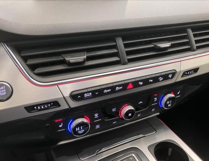 Audi Q7 10