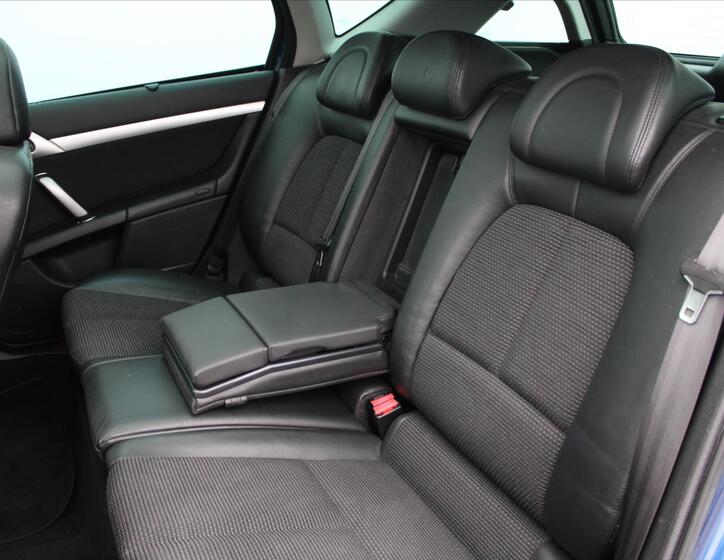 Peugeot 407 11