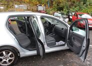 Volkswagen Golf 16