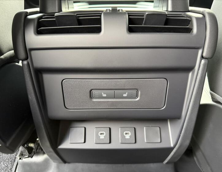 Land Rover Defender 30