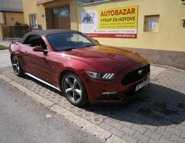 Ford Mustang 1