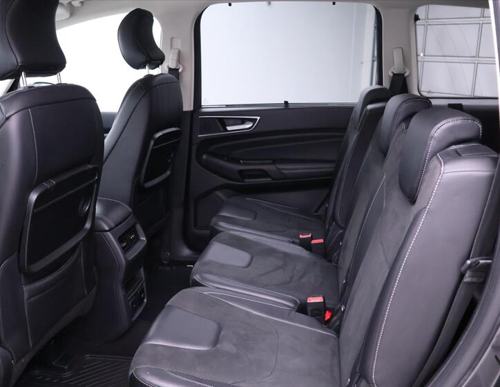 Ford Galaxy 19