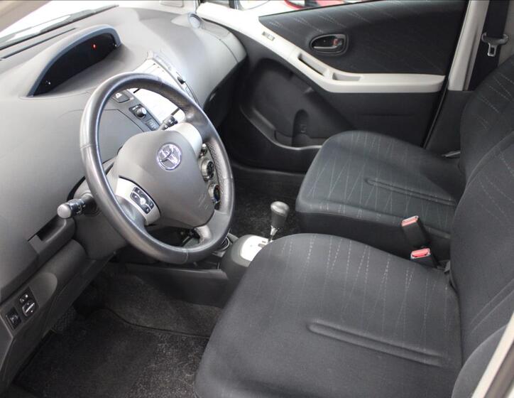 Toyota Yaris 11