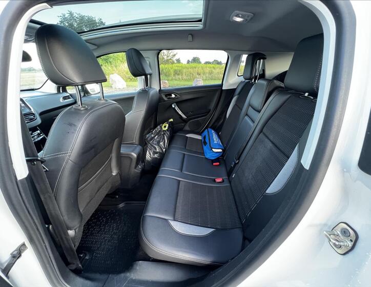 Peugeot 2008 31