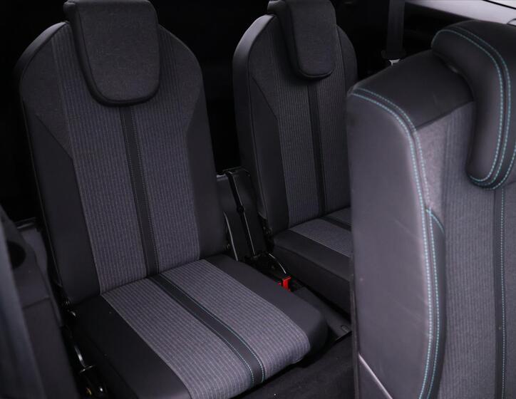 Peugeot 5008 13