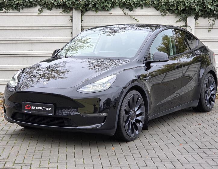 Tesla Model Y 3