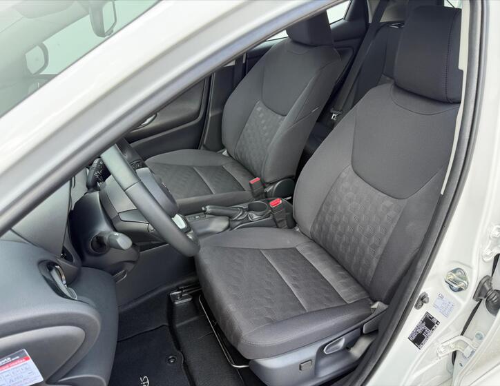 Toyota Yaris 9