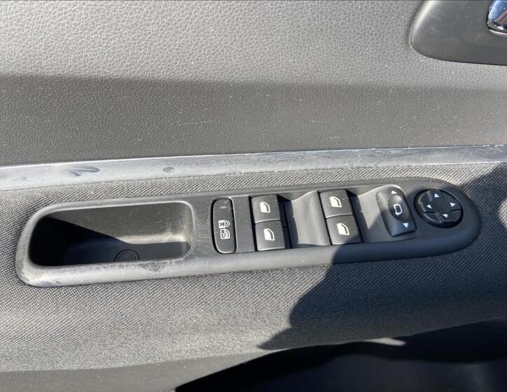 Peugeot 5008 11